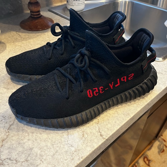 Yeezy 350 Bred size 10.5 lightly worn og box and all